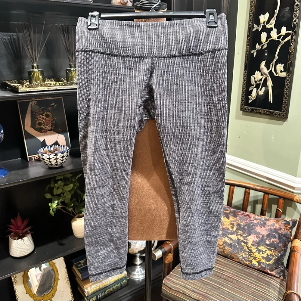 Lululemon Wunder Under High-Rise Leggings – Black & Gray Textured, Size 6